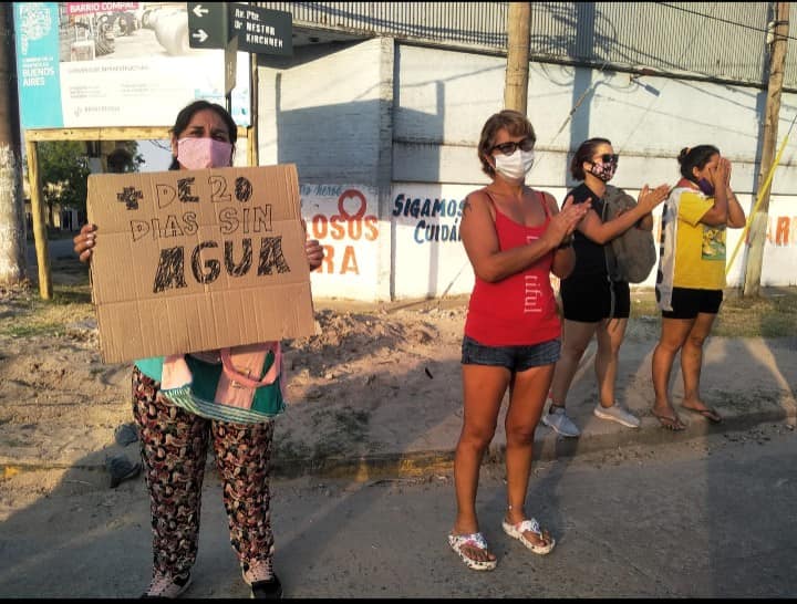 Miles de vecinos de Berazategui sufrieron cortes de agua en plena Navidad y Nochebuena. Bronca contra el clan Mussi.