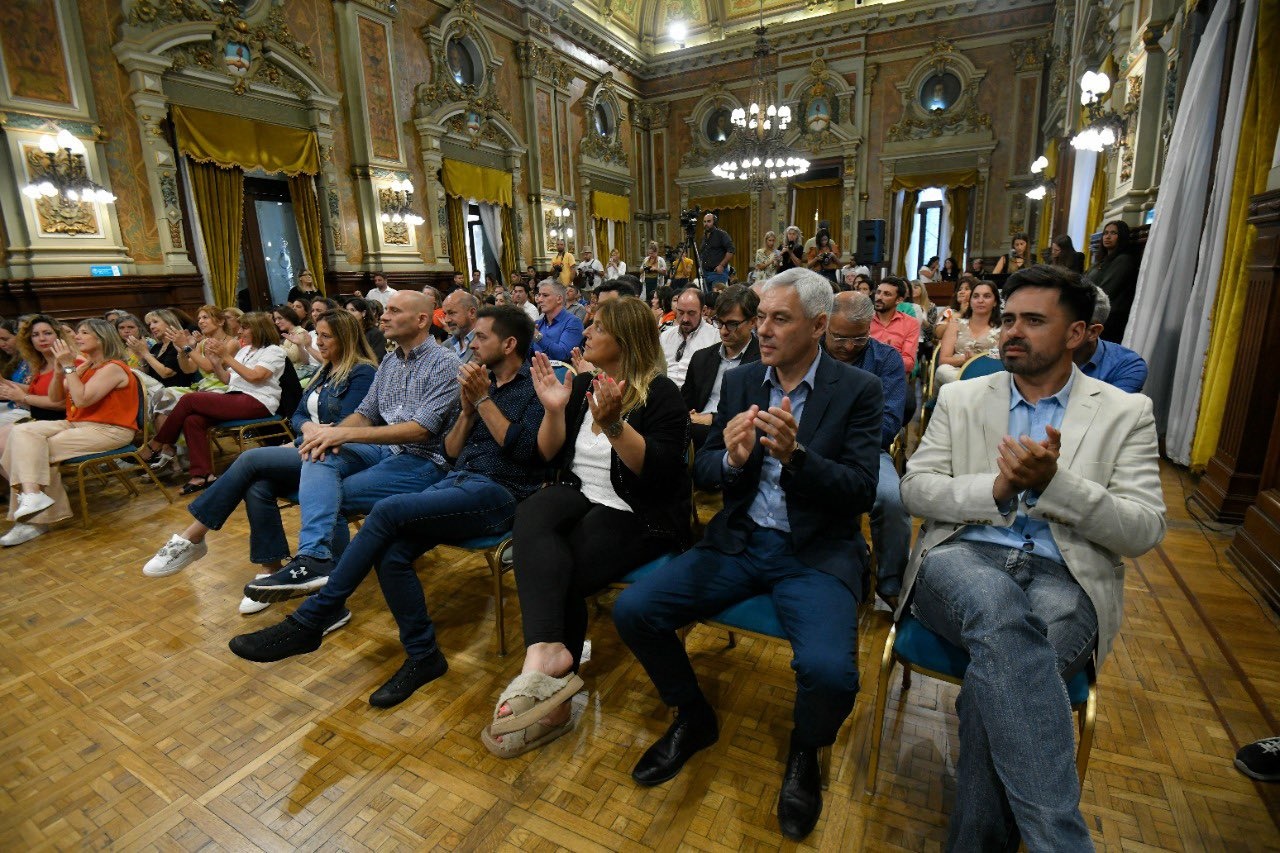 Unos 40 intendentes suscribieron el acta de adhesión al programa de género presentado por Kicillof.