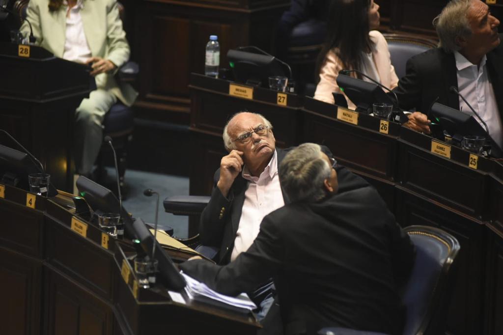 Para los diputados los reproches de los familiares de víctimas fueron un verdadero baldazo de agua fría.