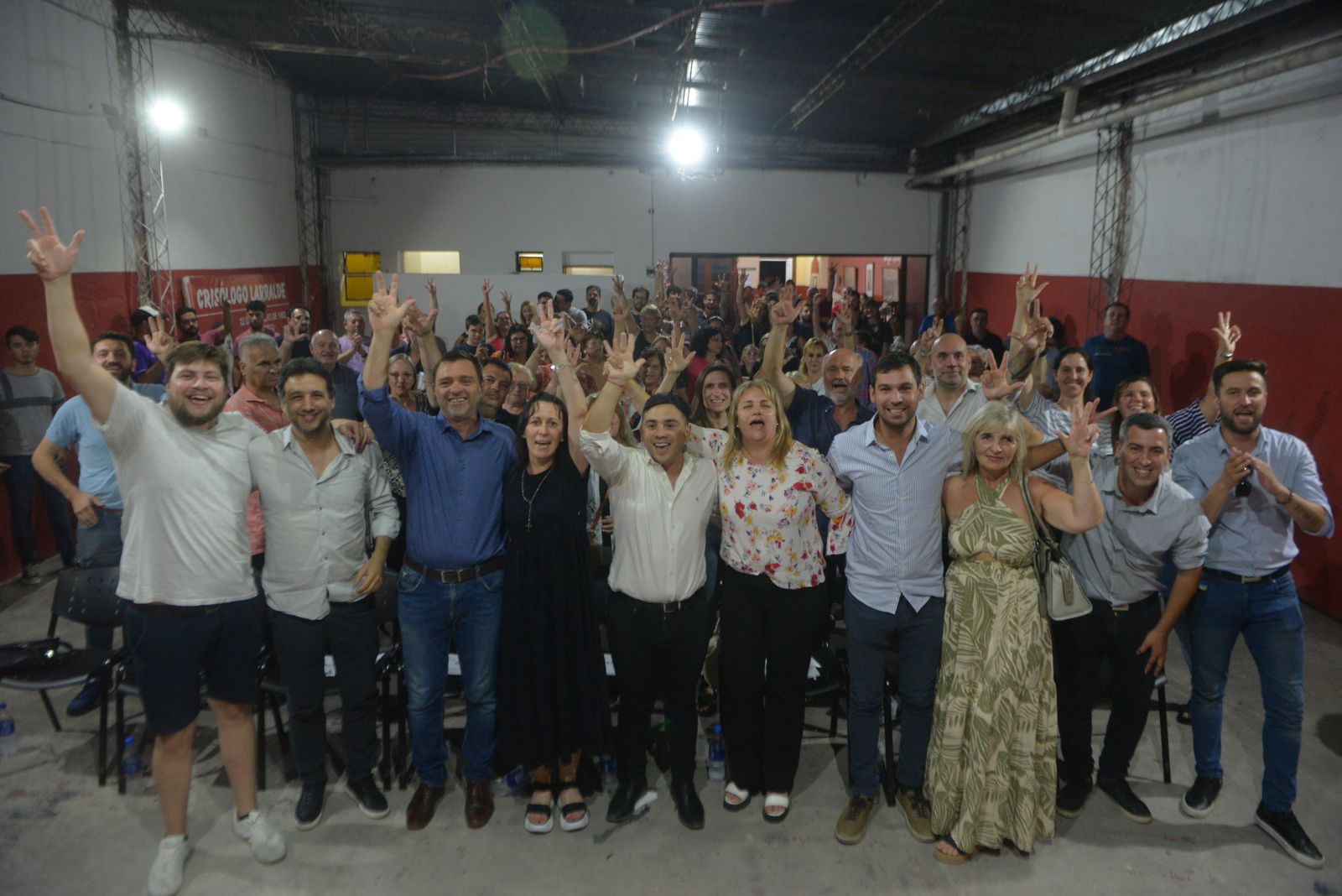 La arenga del comité de la UCR Berisso en el brindis de fin de año.