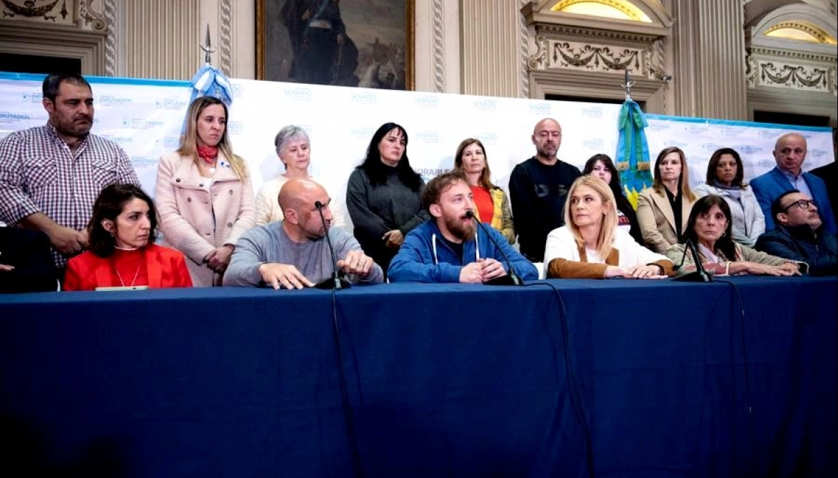 Los bloques de diputados y senadores bonaerenses del Frente de Todos darán una conferencia desde las 10 horas para rechazar la condena a Cristina Kirchner.
