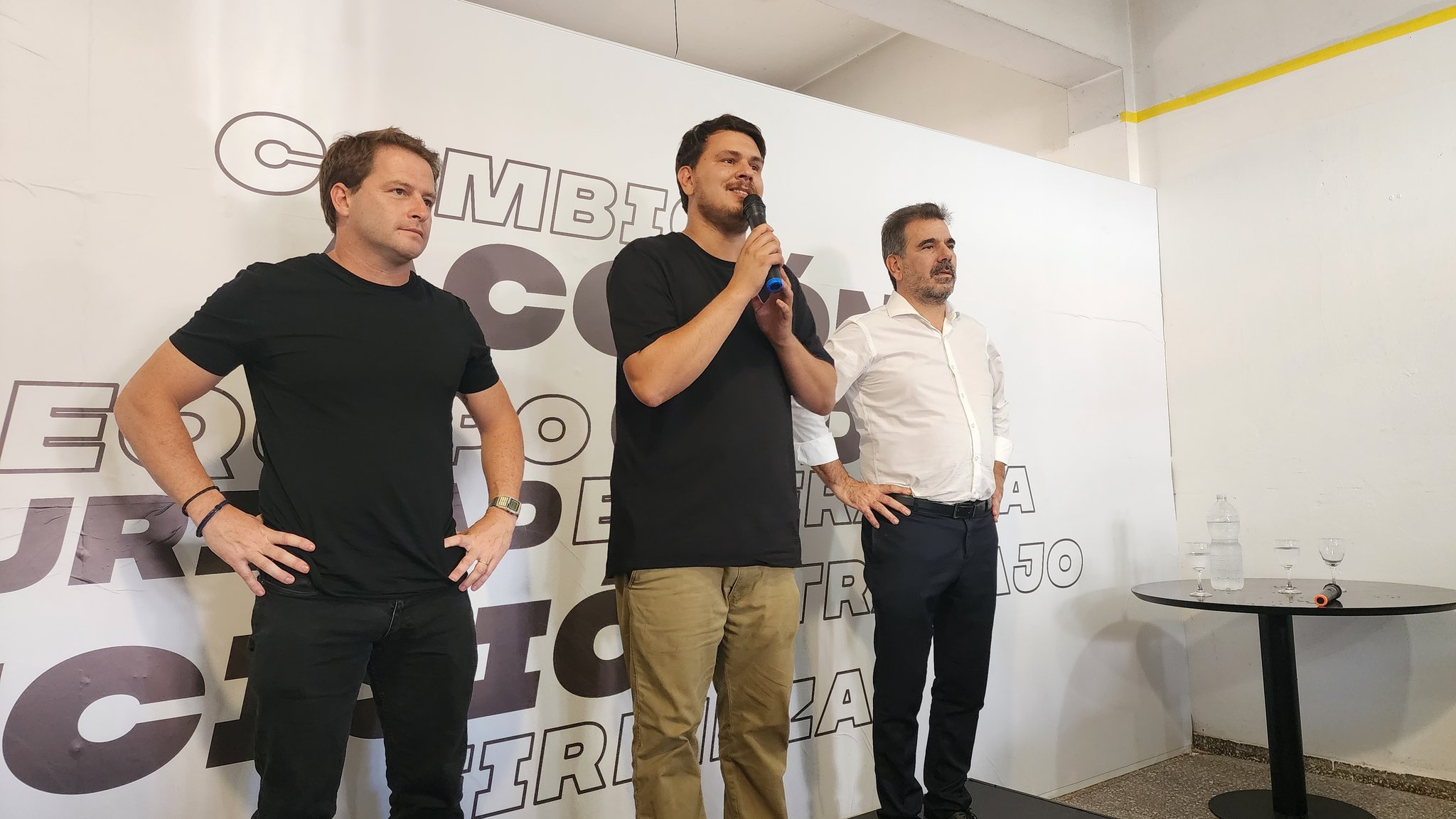 Alex Campbell junto a Cristian Ritondo en una actividad de campaña. 