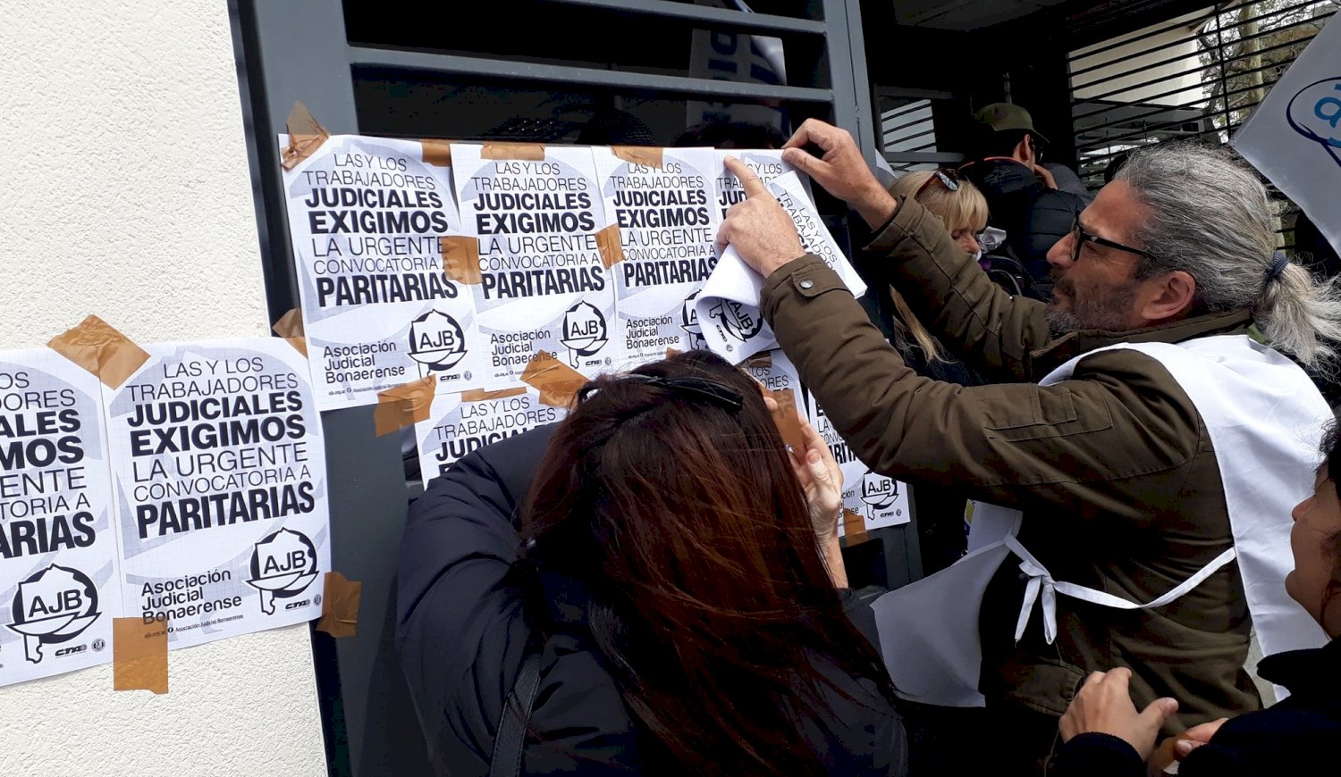 Los judiciales bonaerenses le reclamaron al Ejecutivo provincial la reapertura de paritarias.