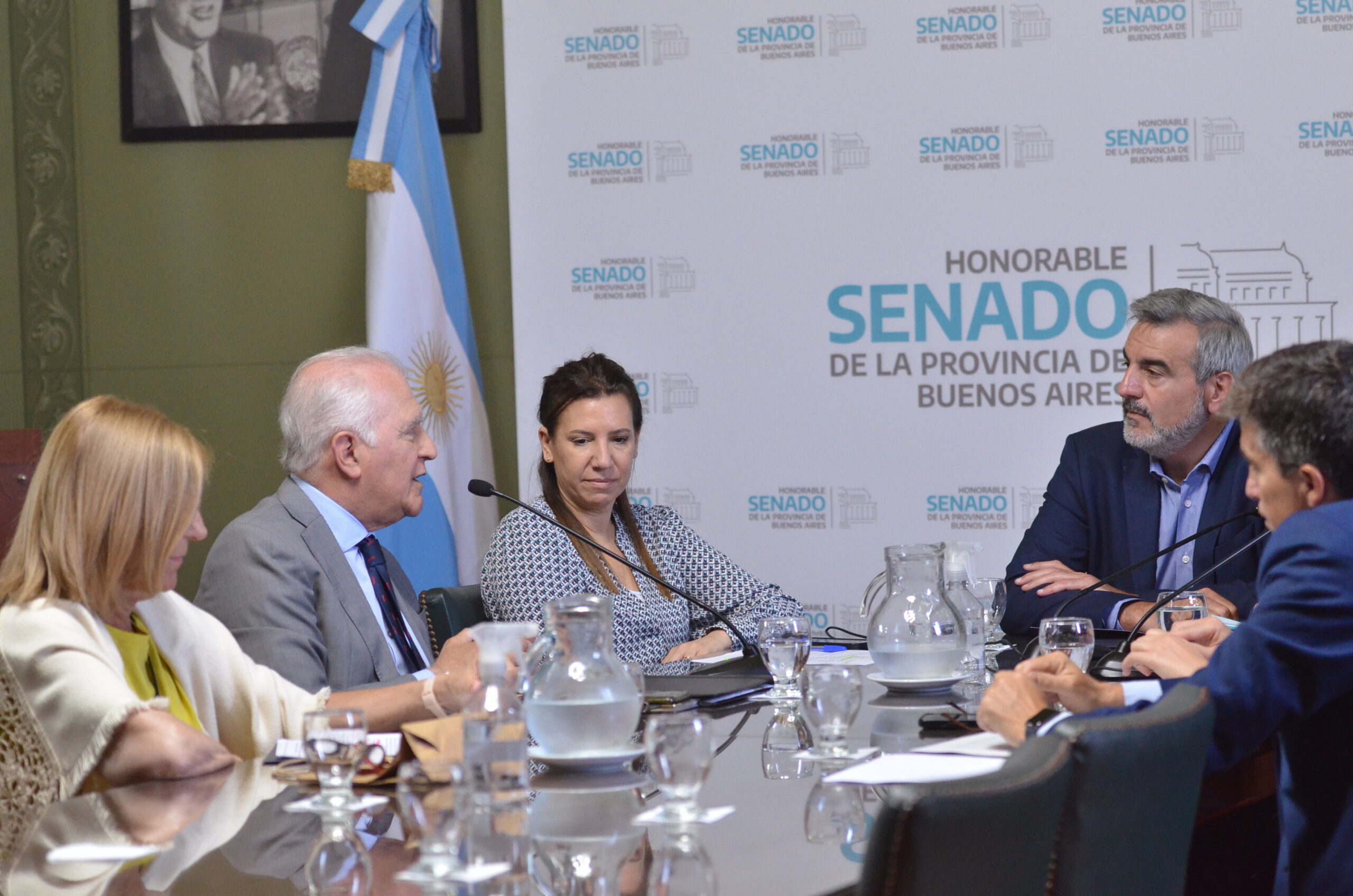 El proyecto para los comisiones inmobiliarias las paguen los propietarios no pasó el filtro de la comisión de Legislación General y deberá aguardar al menos un año más para ser tratado. 
