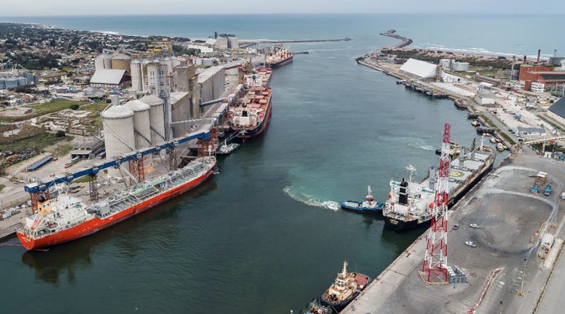 Exportadores acusan a Kicillof de aplicar un aumento de impuestos inconstitucional en los puertos. 