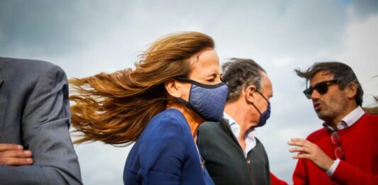 Victoria Tolosa Paz le sugirió a Wado de Pedro que si no se siente “contenido” por Alberto Fernández “dé un paso al costado”. Mientras tanto, hay una guerre de piqueteros por los planes Potenciar Trabajo.