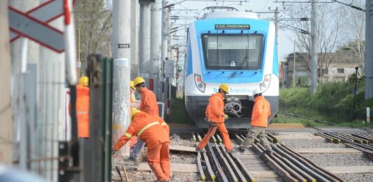 Por cuarto fin de semana consecutivo el Tren Roca limitará sus servicios entre La Plata y Constitución por renovaciones en las vías de la estación de Quilmes.