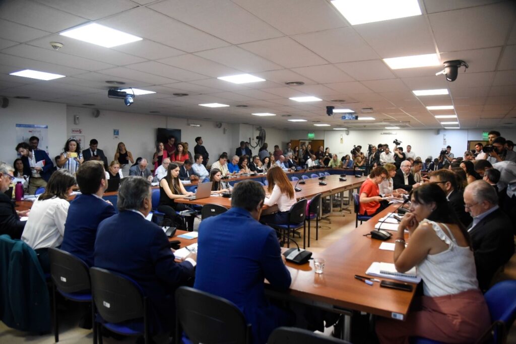 La presidenta de la comisión, Carolina Gaillard (FdT), fue la encargada de inaugurar el debate por el juicio a la Corte en la Cámara baja.