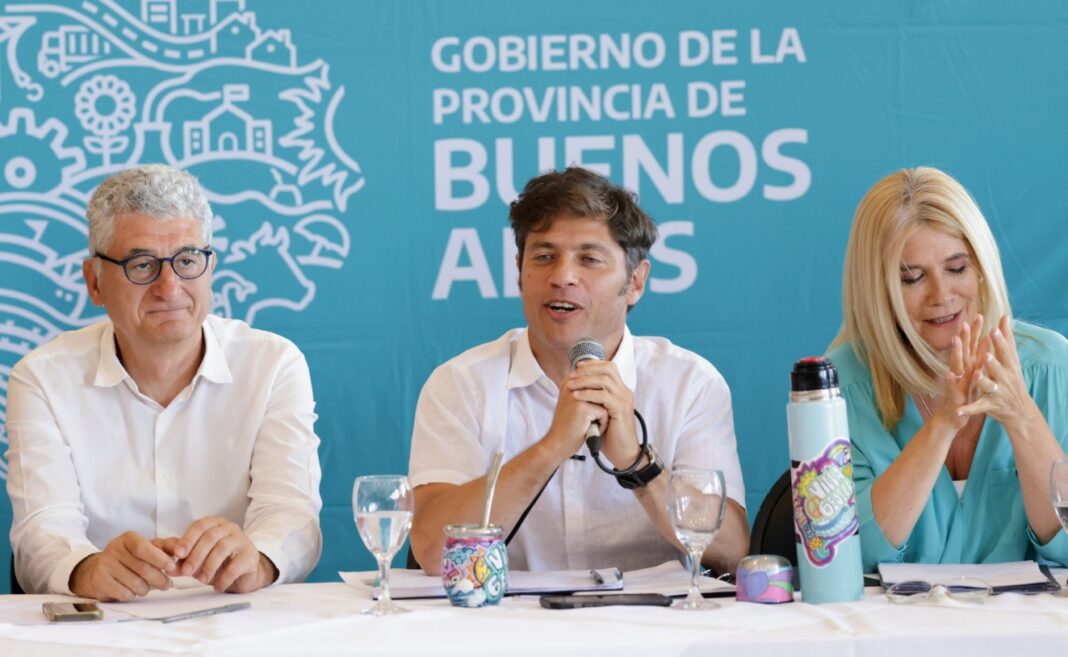 Desde Villa Gesell, Kicillof anunció un paquete de créditos para pymes por $10.500 millones. Además, destacó los números de la temporada de verano.