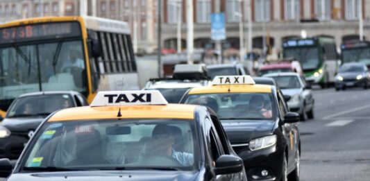 Luego del paro del viernes, los taxistas y remiseros de Mar del Plata prestarán servicio durante el fin de semana.