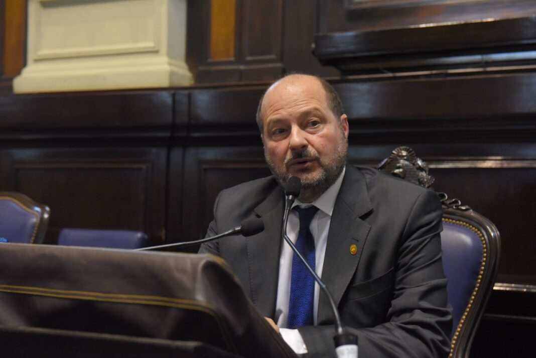 El diputado bonaerense del possismo, Walter Carusso, advirtió que “no es hora de inventar candidatos”.