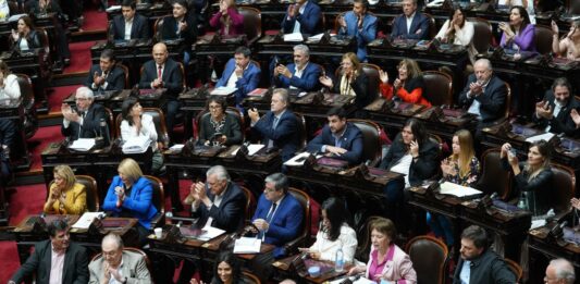 La Cámara de Diputados trata este martes el proyecto de reforma de la Ley de DNU, con el que la oposición busca limitar el poder del presidente Javier Milei. Todos los detalles.