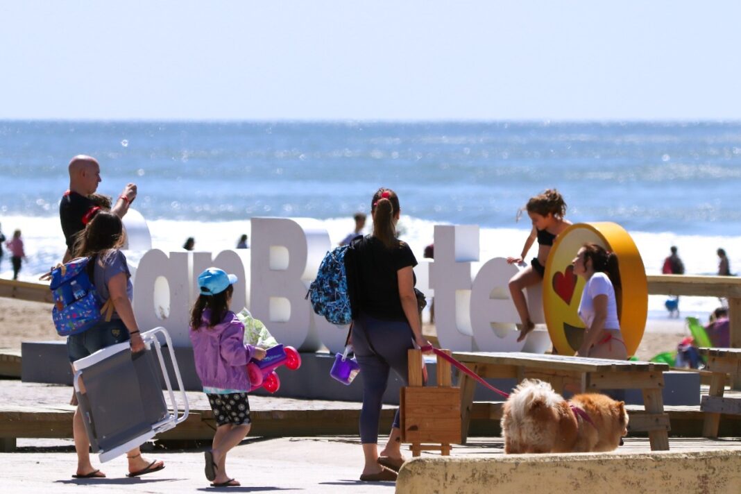 Con Mar del Plata en primer lugar, las localidades de la costa atlántica bonaerense tuvieron récord de visitantes durante la primera quincena de enero..