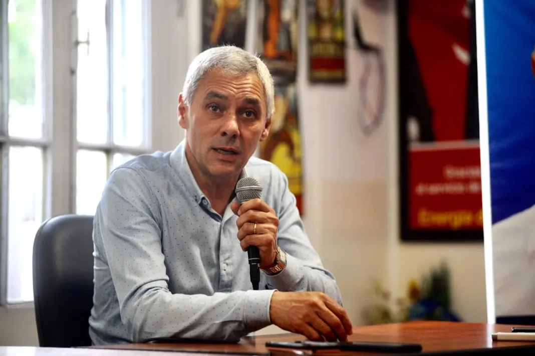 El intendente de Berisso, Fabián Cagliardi, minimizó el paro de los trabajadores municipales al asegurar que se trató de un “grupo minúsculo”.