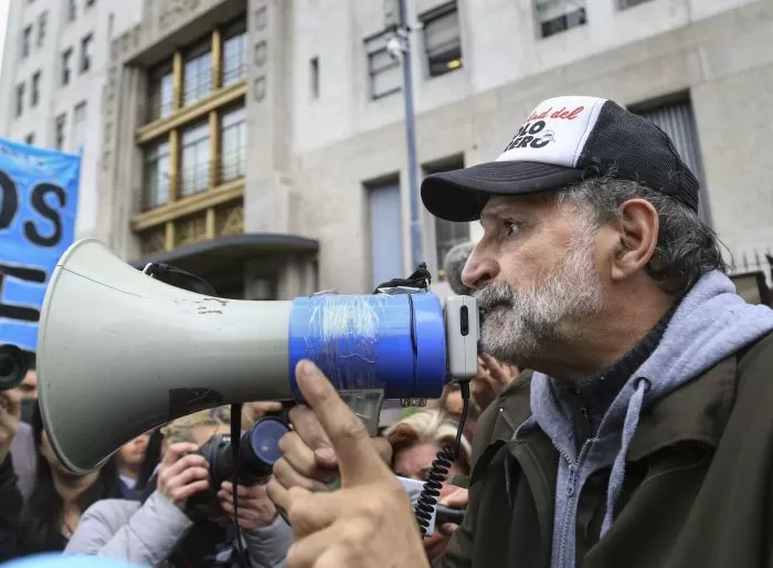 Los piqueteros de izquierda reclaman reunirse con Tolosa Paz por las casi 155 mil bajas en el Potenciar Trabajo.
