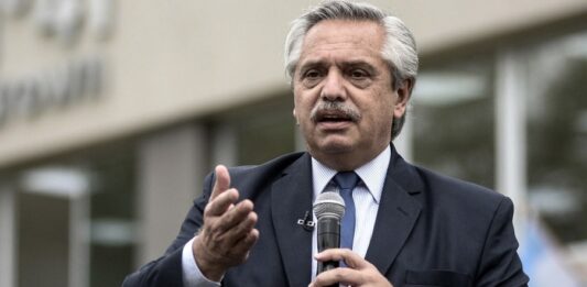 El presidente Alberto Fernández anunciará la obra pública 2.800 de su gestión y se reunirá con representantes del INCUCAI y con músicos.