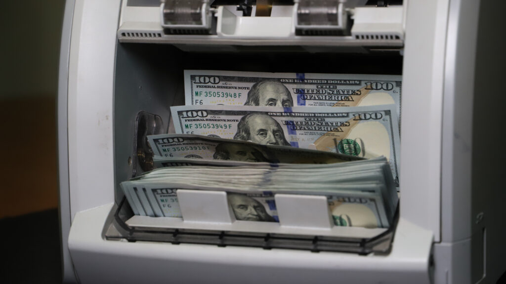 El dólar blue subió $15 en esta semana. 