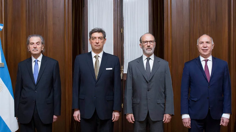 El bloque de diputados nacionales oficialistas presentó el pedido de juicio político contra los integrantes de la Corte Suprema de Justicia.