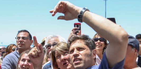 Kicillof realizará la tradicional mateada con turistas y habitantes de Villa Gesell a partir de las 18:30 horas.
