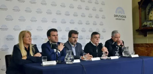 La oposición advirtió que no facilitará el tratamiento de ningún proyecto de ley hasta tanto no concluya la embestida del oficialismo contra la Corte.