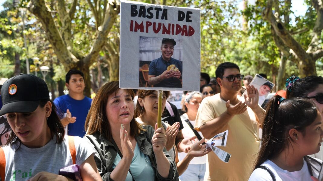 La Justicia Federal detuvo este lunes a un comisario mayor de la Policía Bonaerense por la desaparición de Lucas Escalante en Florencio Varela. De quién se trata.