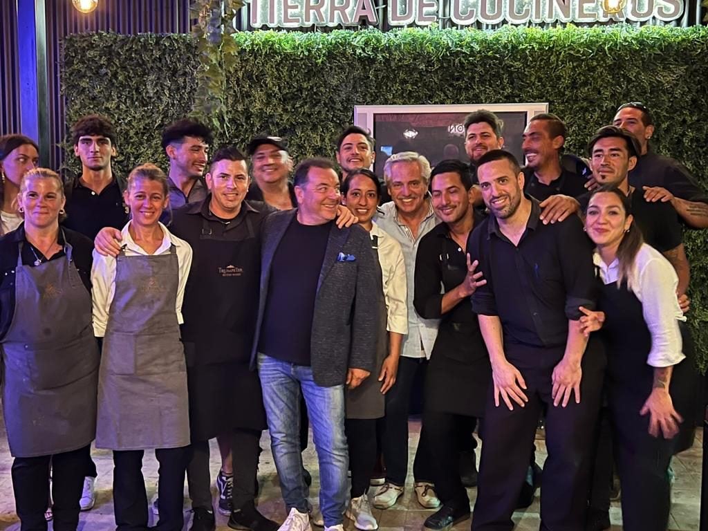 El presidente Alberto Fernández visito un reconocido local gastronómico de Chapadmalal.