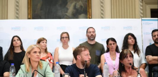 Los bloques de diputados y senadores bonaerenes del Frente de Todos respaldaron el pedido de juicio político a la Corte Suprema de Justicia.