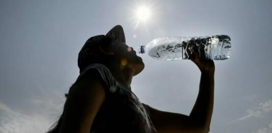 Más de la mitad de los municipios bonaerense están bajo alerta amarilla por temperaturas extremas. Repasá el listado de distritos.