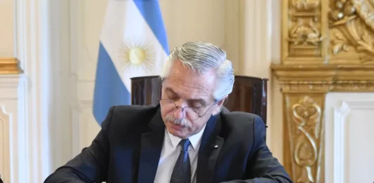 Alberto Fernández formalizaría el pedido de juicio político contra la Suprema Corte de Justicia por “mal desempeño”.