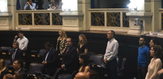 El bloque de diputados bonaerenses de Juntos con un pedido de informes se subió a la denuncia contra Kicillof por los $500 millones para la compra de gél íntimo.