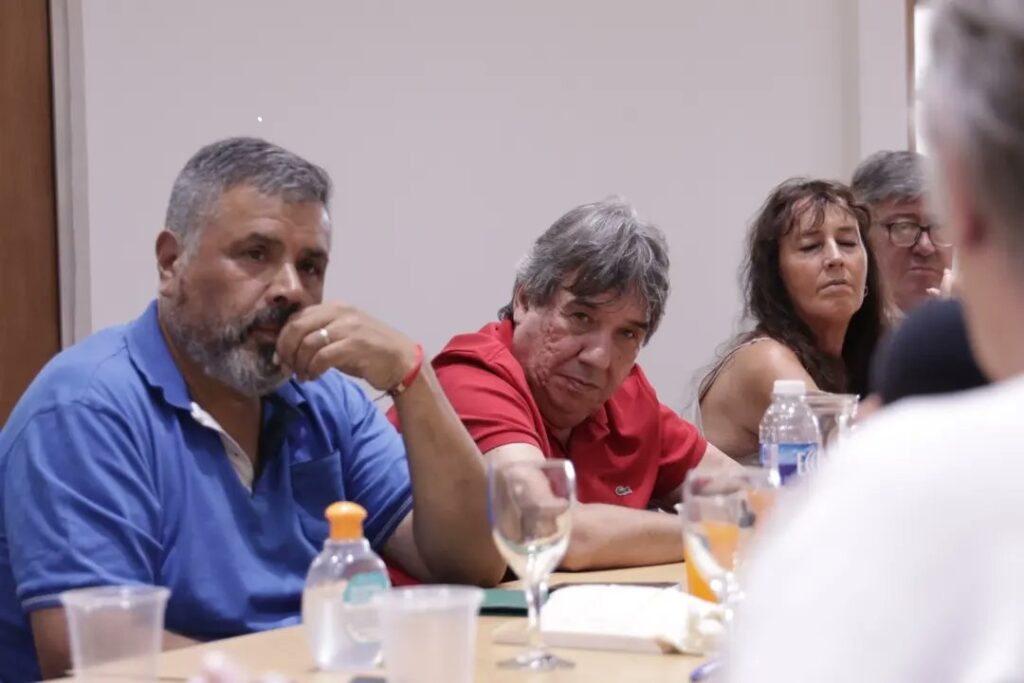 En la reunión en el Ministerio de Trabajo participaron los lideres gremiales Humberto Bertinat y Rubén García.