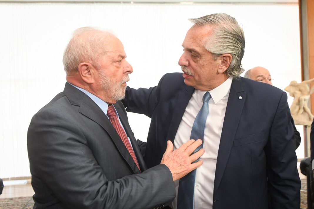 Alberto Fernández y Lula Da Silva mantuvieron una reunión bilateral y acordaron acciones para profundizar los vínculos entre Argentina y Brasil.