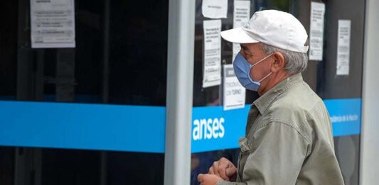 La Administración Nacional de la Seguridad Social (Anses) pagará el bono para los jubilados y pensionados entre marzo, abril y mayo.