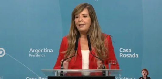 La portavoz del Gobierno, Gabriela Cerruti, contestó a las críticas de Andrés “Cuervo” Larroque contra Alberto Fernández.