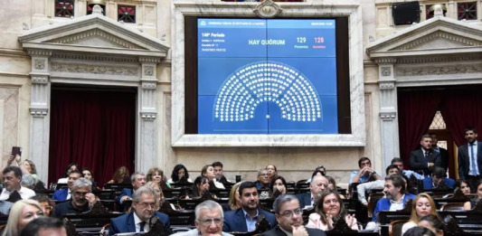 Con el respaldo de algunos bloques minoritarios de la oposición, el Frente de Todos logró el quórum para tratar la reforma de moratoria previsional.