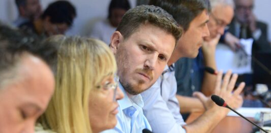 La comisión de prevención de aduicciones de la Cámara de Diputados nacional recibió a expertos para discutir sobre una nueva ley de salud mental.