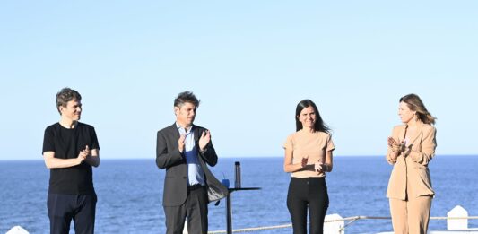 Kicillof cerró la temporada 2023 desde Mar del Plata. En total, 16 millones de turistas visitaron destinos bonaerenses este verano.