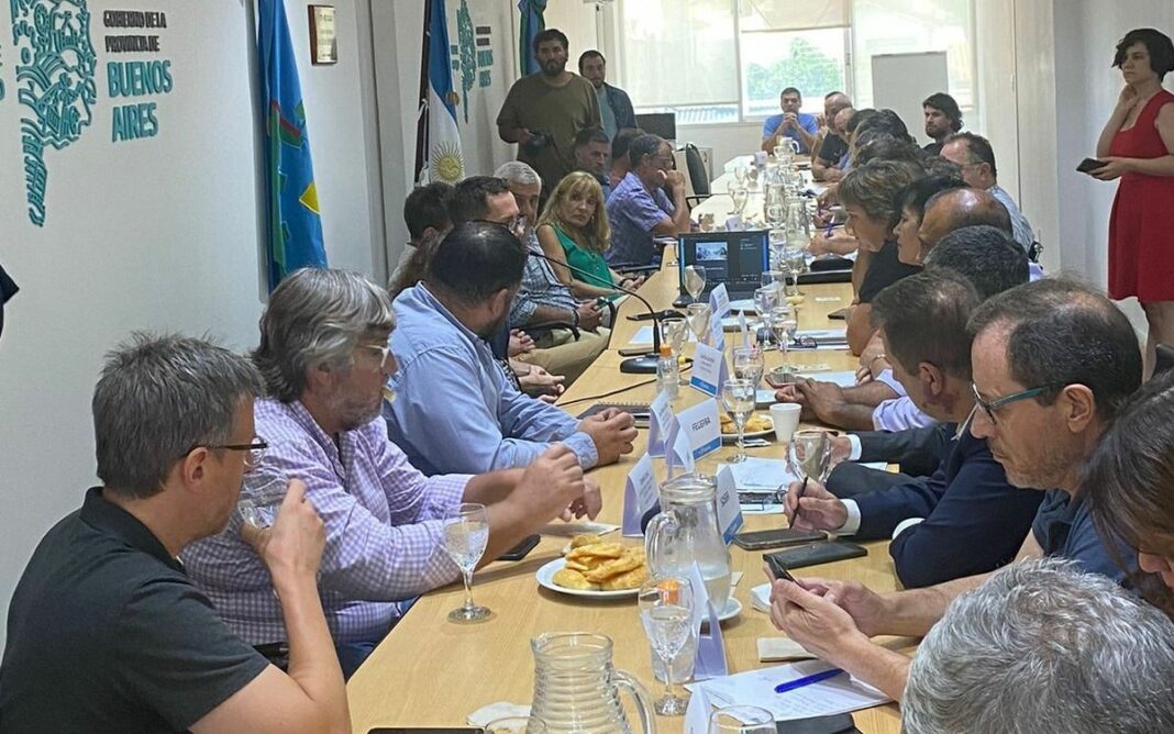 Los gremios que nuclean a los intendentes bonaerenses plantearán ante el Ejecutivo provincial una propuesta de aumento salarial.