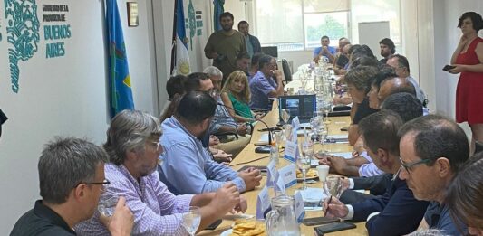 Los gremios que nuclean a los intendentes bonaerenses plantearán ante el Ejecutivo provincial una propuesta de aumento salarial.