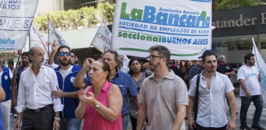 La Asociación Bancaria rechazó la oferta salarial del Ministerio de Trabajo y lanzó un duro comunicado “el tiempo se acaba”.