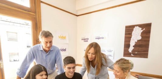 Acompañada por Macri, la exgobernadora bonaerense, María Eugenia Vidal, inauguró su nuevo comando de campaña.