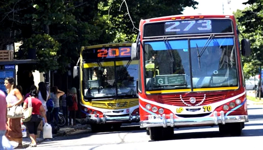 El boleto de colectivo y trenes subió un 8% el AMBA, en el quinto aumento de tarifas del año.