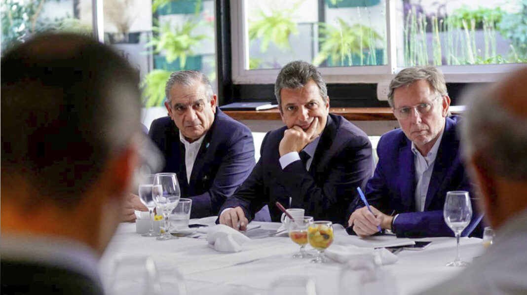 El ministro de Economía, Sergio Massa, le pidió a los dirigentes agrarios comenzar a “trabajar unidos”, tras el llamado a la protesta del campo para el próximo 28 de febrero.