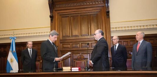 El Consejo de la Magistratura busca salir de la parálisis de 8 meses sin decisiones relevantes mientras aguarda la jura de los tres senadores.
