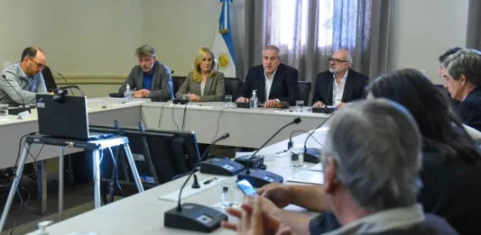La mesa de discusión de la paritaria nacional docente arribó a un acuerdo este viernes por un aumento para el primer semestre de 2023.