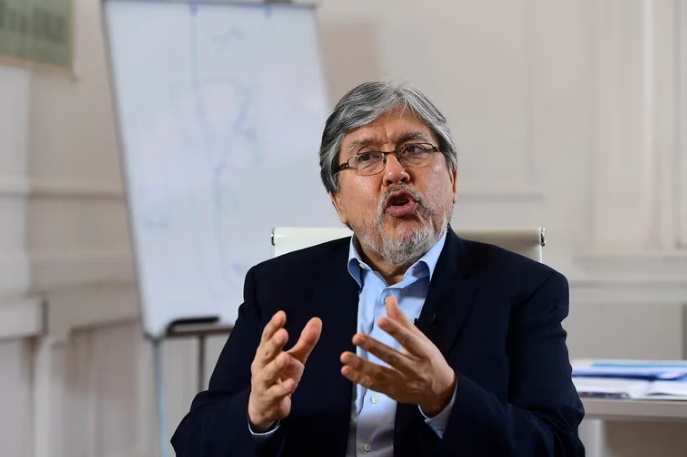 Mesa política. Fernando Navarro aclaró que "la preocupación debe ser bajar la inflación". 