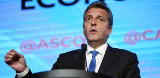 Sergio Massa apura un préstamo internacional para consolidar el nivel de reservas del país.
