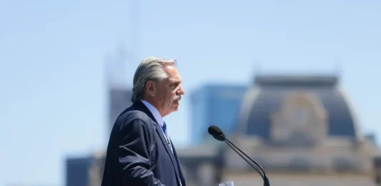 Luego de una larga gira por el interior del país, Alberto Fernández pasará por el Conurbano bonaerense para firmar un convenio universitario en Berazategui.