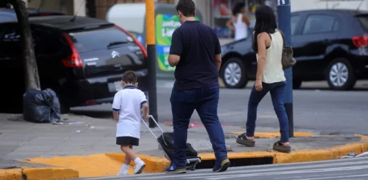 El Gobierno de la provincia de Buenos Aires autorizó un aumento en la cuota de los colegios privados y será el doble de lo acordado en febrero.