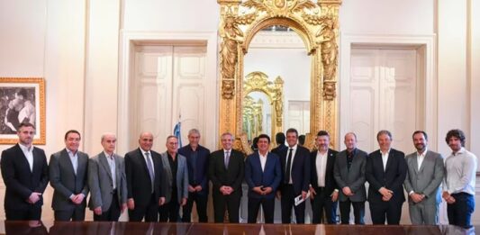 Alberto Fernández cenó con una 24 intendentes bonaerenses, luego de oficializar el llamado a la mesa política del Frente de Todos.